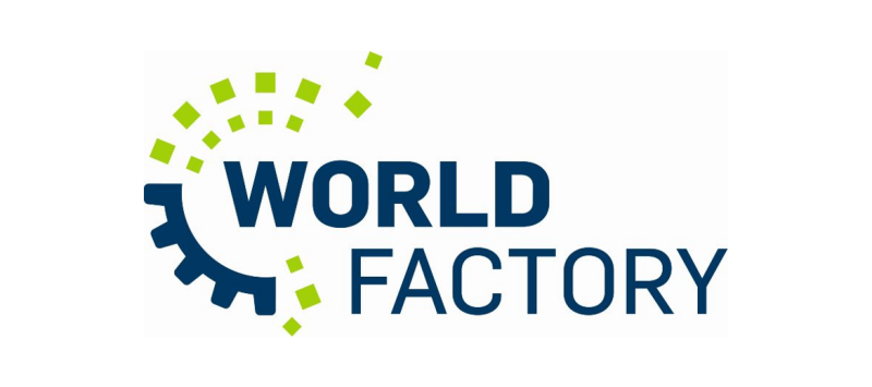 Logo der World Factory, ein blauer Schriftzug mit blau-grünen Grafikelementen