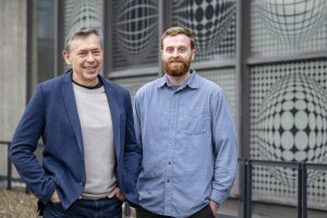   Dirk Jancke (links) und Callum White haben für das Paper zusammengearbeitet. (c) RUB, Marquard 