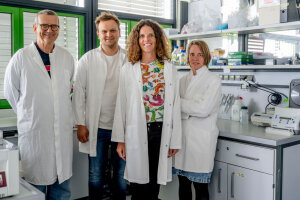 Stefan Herlitze, Til Böttner, Mareike Huhn und Ida Siveke (von links) waren an der Studie beteiligt. (c) RUB, Marquard